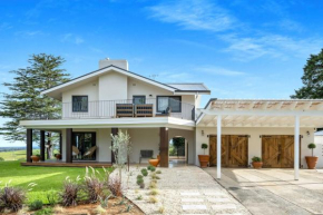 Villa Meroo Pay 2 stay 3 when booking a weekend May - September, Bellawongarah